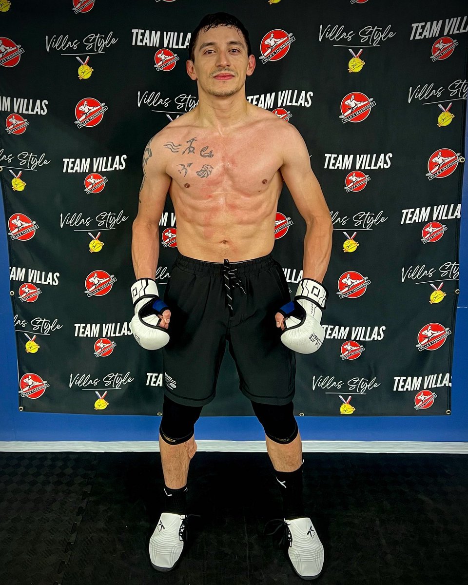 Terminando entrenamiento de Thanksgiving!🍁💪🥋Agradecido con toda la comunidad que me apoya. También todo practicante de Artes Marciales que en algún momento me ha ayudado o apoyado, gracias. 🙏 

Regresamos a Karate Combat el 15 de Diciembre!🙌🔥
Vamos!

#DV58 #KarateCombat