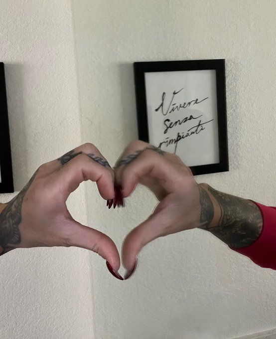 I&rsquo;ll intermittently be in my DMs on OF today. If You&rsquo;re stuffed &amp; wanna chat. ✨🫶🏼✨https://t.co/N9bEkTYAlH<a href="/tag/blowjoblove"class="tags"><span>#blowjoblove</span></a>