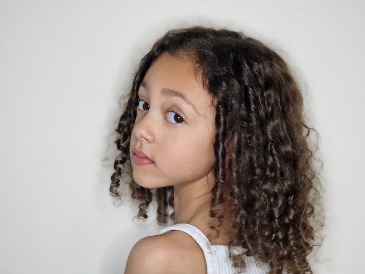 MissLawrence21's tweet photo. Nothing school related, just ridiculously proud of my eldest and wanted to brag. She signed to 2 new model/TV work agencies this week and filmed her first self tape tonight 🥹 My baby is going to be a star, i just know it✨️ #BeautyAndBrains https://t.co/uzCjrtPGgD