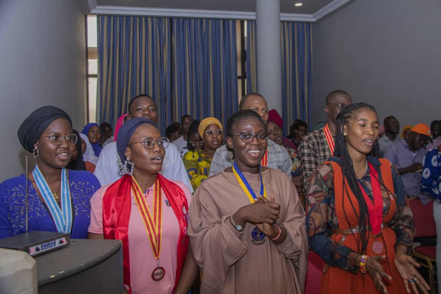 CNCRIM223's tweet photo. *[Visite du Gouverneur]*

Revivez en image la rencontre du Gouverneur avec la Coordination Nationale des Clubs Rotaract et Interact du Mali.

*#Rotary_international*
*#CNCRIM*
*#Creons_de_l'espoir_dans_le_monde* https://t.co/8AU81zWzpv