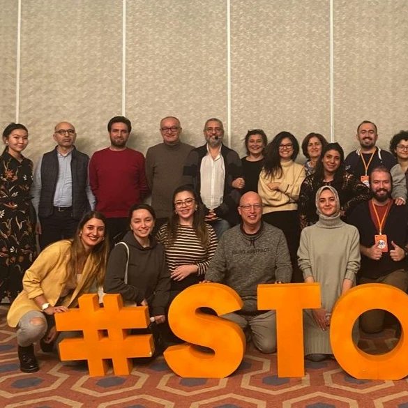 ekologman's tweet photo. @stgmdernegi tarafından düzenlenen #stok 104 eğitimimiz Türkiye'nin dört bir tarafından 18 STK'nın katılımı ile devam ediyor. Sn. Saat Fehmi Ağduk'un @hayatevinde harika sunumu ve paylaşımları ile sivil toplum örgütlerimizin gücüne güç katacağız... https://t.co/id9F92rNpc