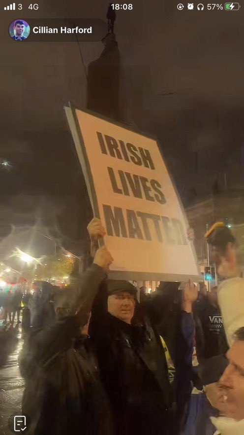 mulvanypeopleb1's tweet image. While our streets burn this ignorant man parades around the place with a racist poster inciting violence and hatred. 

#ComputerDoctor