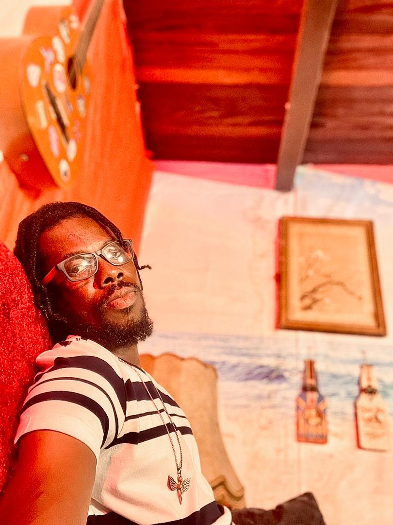 fizzlebeatz's tweet photo. Guys! Charley! Let's channel the same energy on the sika teaser i dropped into making it trend to the ends of the world when it drops. IT'S BLOW UP SIKA SEASON. #SIKA IS C🔥MING #GLOBAL HIT #HE🔥T...🙏🏾💯✔️❤️😍🥰😘💋🔥

❤️KWAME FIZZLE
❤️GRANNY'S BEAT BOI
❤️MELODY gOD https://t.co/9mRLNzW3uS
