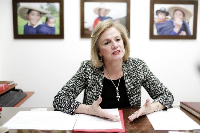 La Sra Pilar Nores será entrevistada hoy a las 5pm  -vía <a href="/canalN_/">Canal N</a> - por <a href="/angeluvaldes/">Angélica Valdés</a>. 
Tema: Archivo de la investigación fiscal sobre lavad de activos por no contar con indicio alguno.