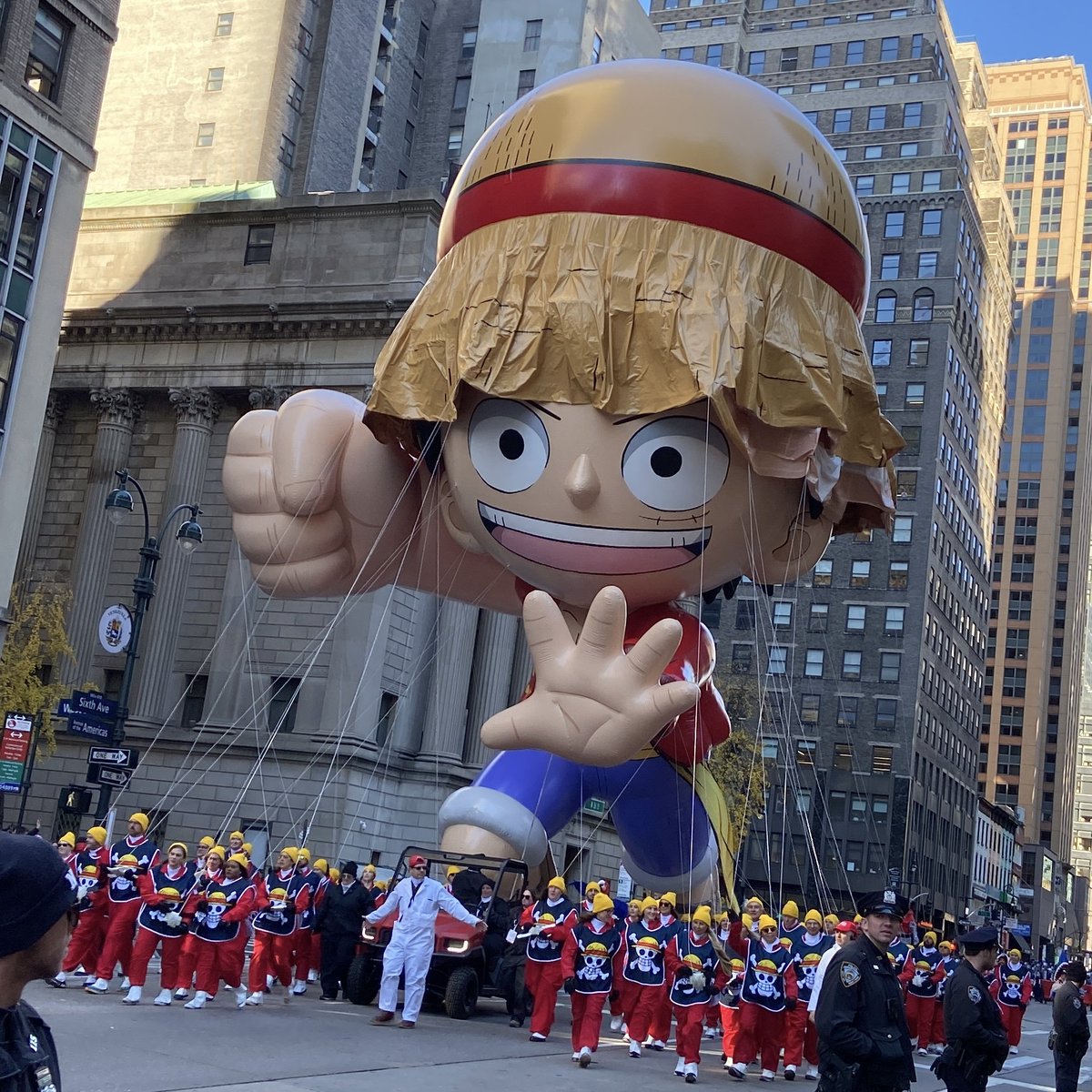 Bro, The Luffy float deflated at the thanksgiving day parade! #Thanksgiving    #thanksgiving2023 #ONEPIECE #ONEPIECE1100 #ThanksgivingDayParade