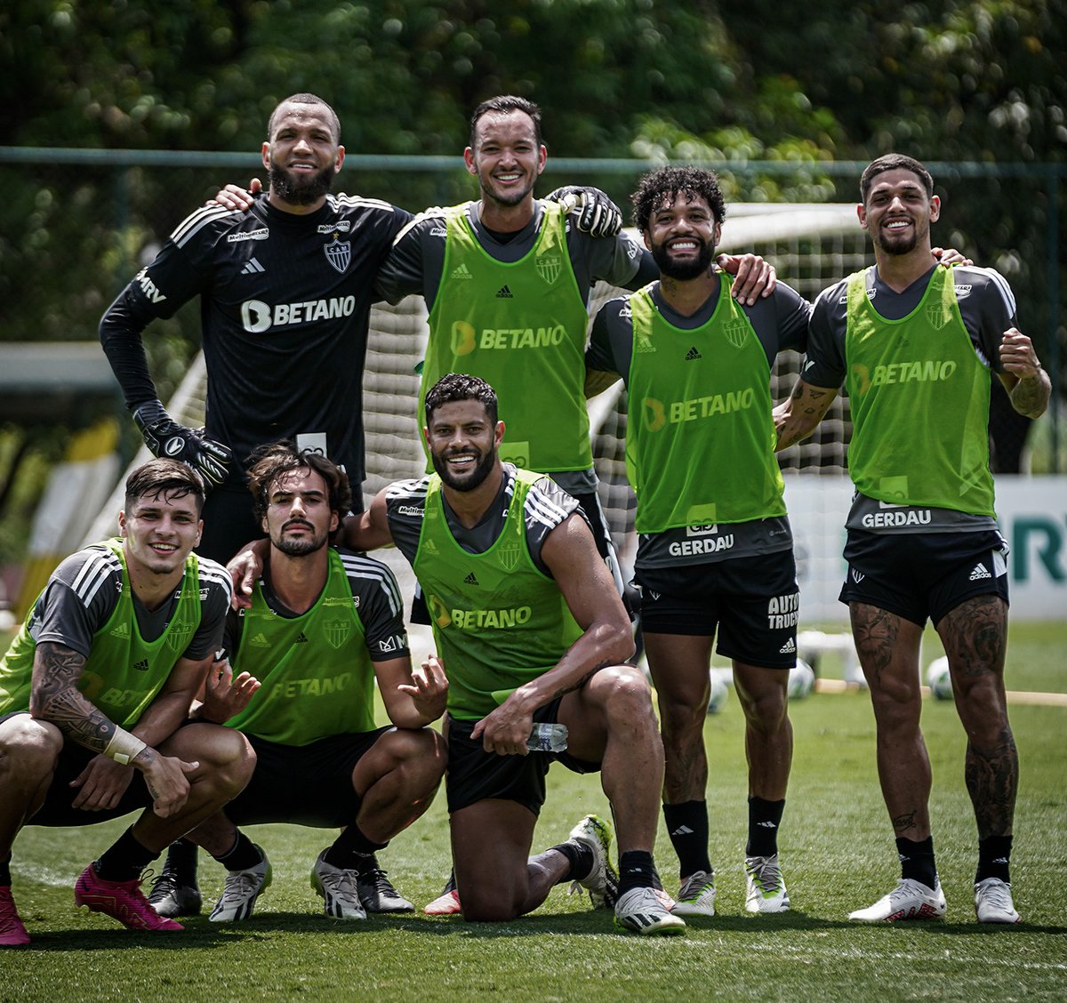 Atletico's tweet photo. Time verde vencedor da atividade de quinta-feira ✅⚽️

#GaloPaixãoNacional https://t.co/NkUO79yLCh