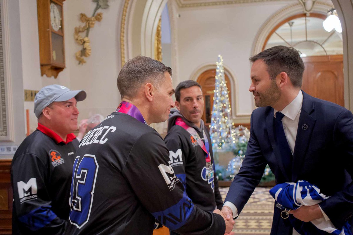 PaulPlamondon's tweet photo. Aujourd'hui à l'Assemblée nationale, j'ai eu l'honneur d'accueillir les membres d'Équipe Québec en Hockey-balle, champions des Jeux mondiaux unis en Autriche et arrivés en 2e place au championnat mondial en République dominicaine. Dans ce dernier championnat, l'Équipe Québec a d'ailleurs battu l'équipe du Canada!

Au Québec, nous avons des athlètes extrêmement talentueux qui font rayonner notre nation à l'international dans tous les sports. Certains ont déjà la chance d'arborer nos couleurs nationales et nous devons nous en réjouir, jusqu'au jour où nous aurons nos équipes dans toutes les disciplines.  

Il était donc important pour moi de souligner leurs exploits en grand. Nous avons fait adopter une motion unanime de l'Assemblée nationale pour féliciter nos champions internationaux et les prix gagnés par nos athlètes, en plus de réaffirmer que dans toutes les disciplines, nous avons des sportifs de haut niveau capables de compétitionner contre n'importe quelle autre nation sur la scène internationale.   

Merci de représenter fièrement le Québec !