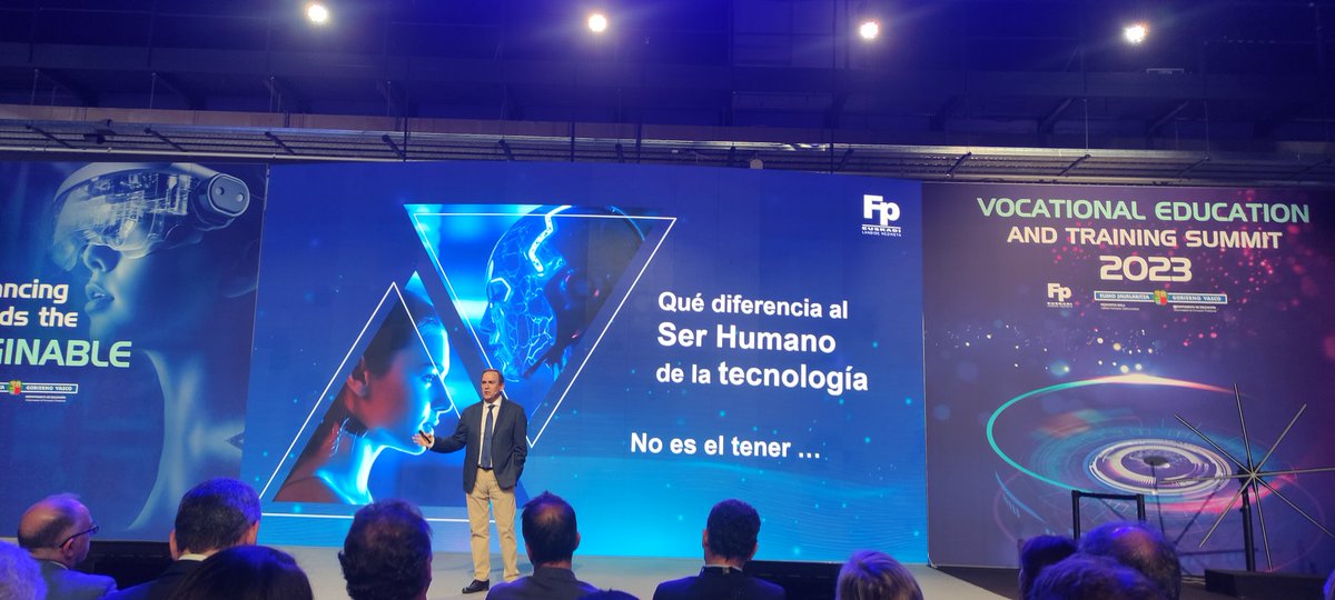 esther_fol's tweet photo. Encuentro Internacional de #FP2023, en el que se ha hablado de:
🔹Ciencia 🧬
🔹Innovación #IA
🔹Tecnología.
🔹Futuro y sobre todo de,
🔹Personas.
🔹Mente y consciencia.
Gracias @jarevalo_FP
#VETSUMMIT2023 https://t.co/7VZYos1uvE