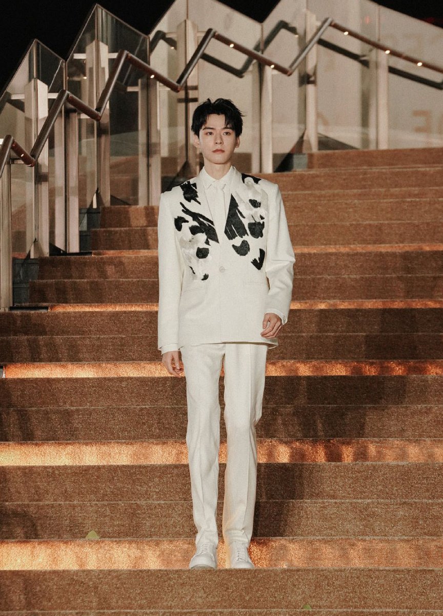 Gong Jun #龚俊 Wore Jason Wu Collection Couture To The VOGUE Forces of Fashion Event

redcarpet-fashionawards.com/2023/11/23/gon…