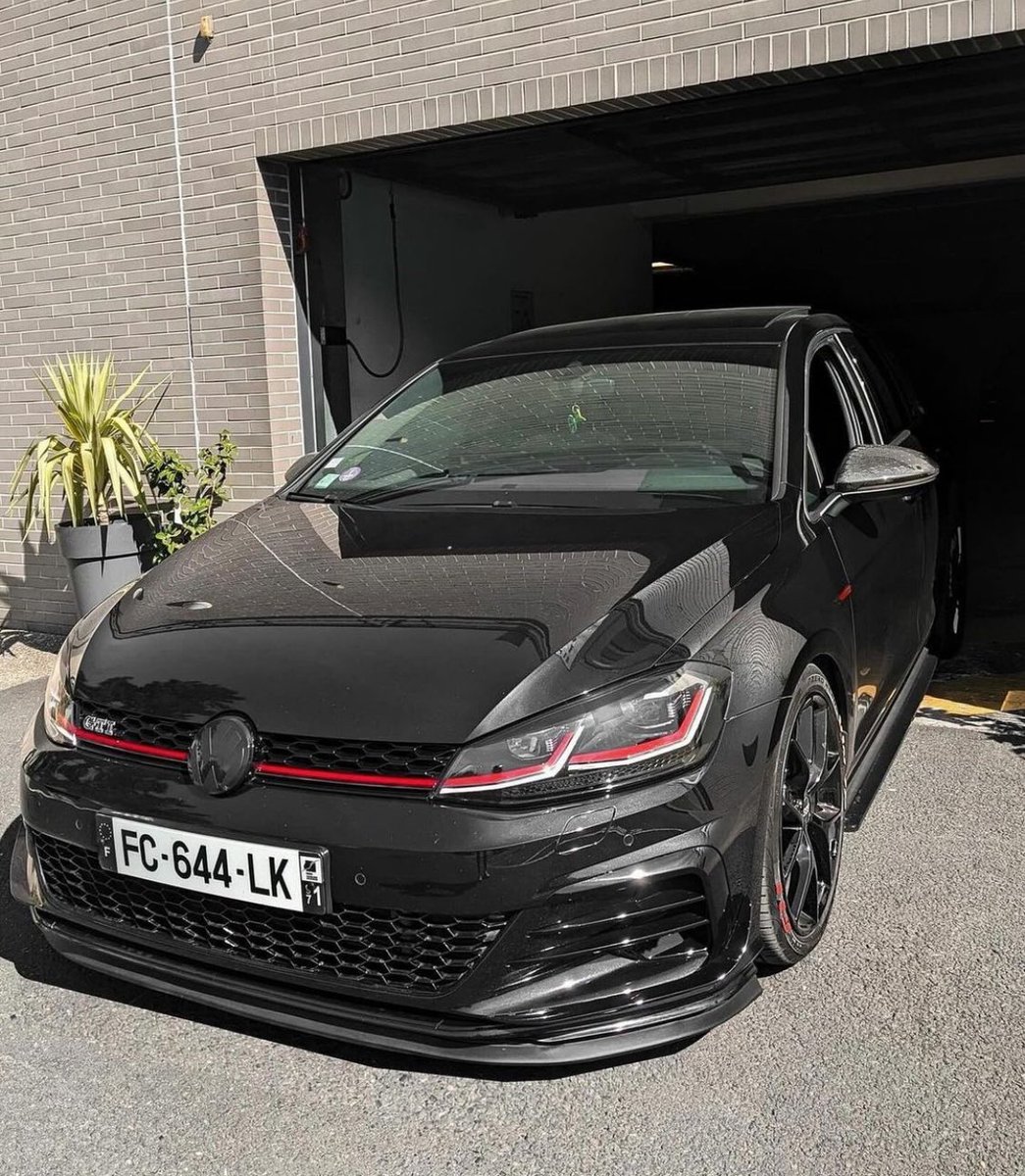 FastCarsWorld's tweet photo. Volkswagen Golf 7 GTI 🏴‍☠️ https://t.co/kXpltW08ni