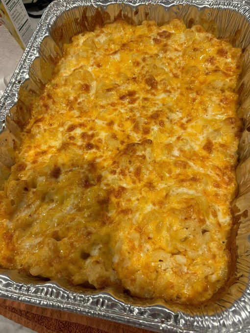 first time having to do the mac n cheese, I think it turned out pretty good https://t.co/93lJaCX507