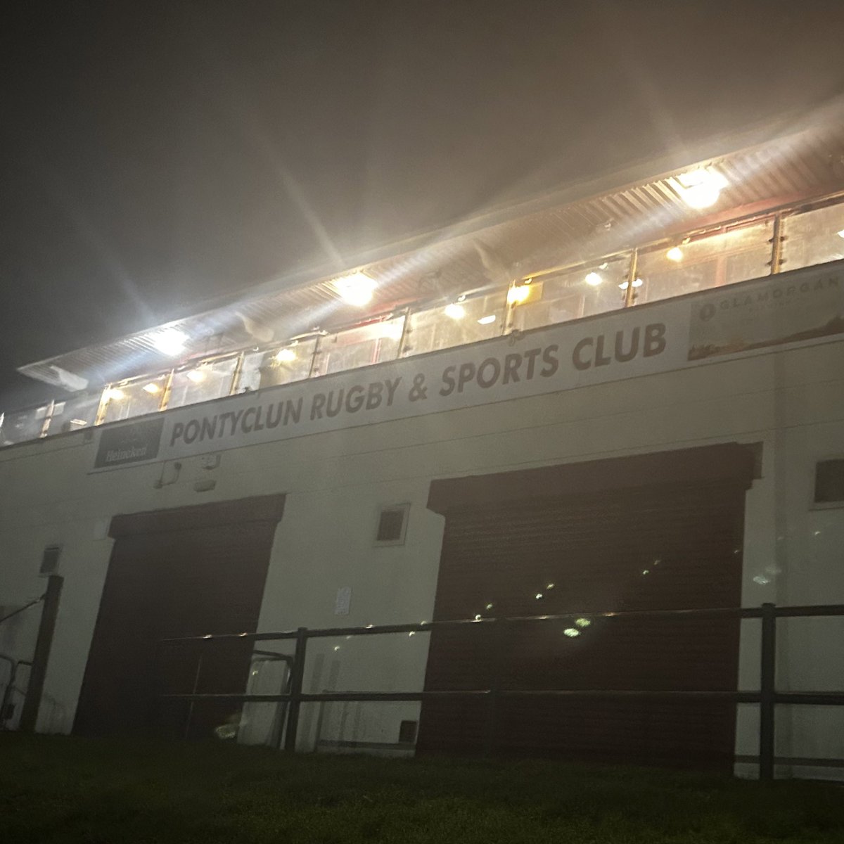 Club visit tonight @PontyclunRFC Girls U16s, delivering to a fantastic group of girls weekly, willing to learn and develop along with enjoyment within the team. Enjoy the @ColegyCymoedd @CYCRugbyUnion Goodies. We look forward to next week session. #CymoeddCommunity🟩⬛️