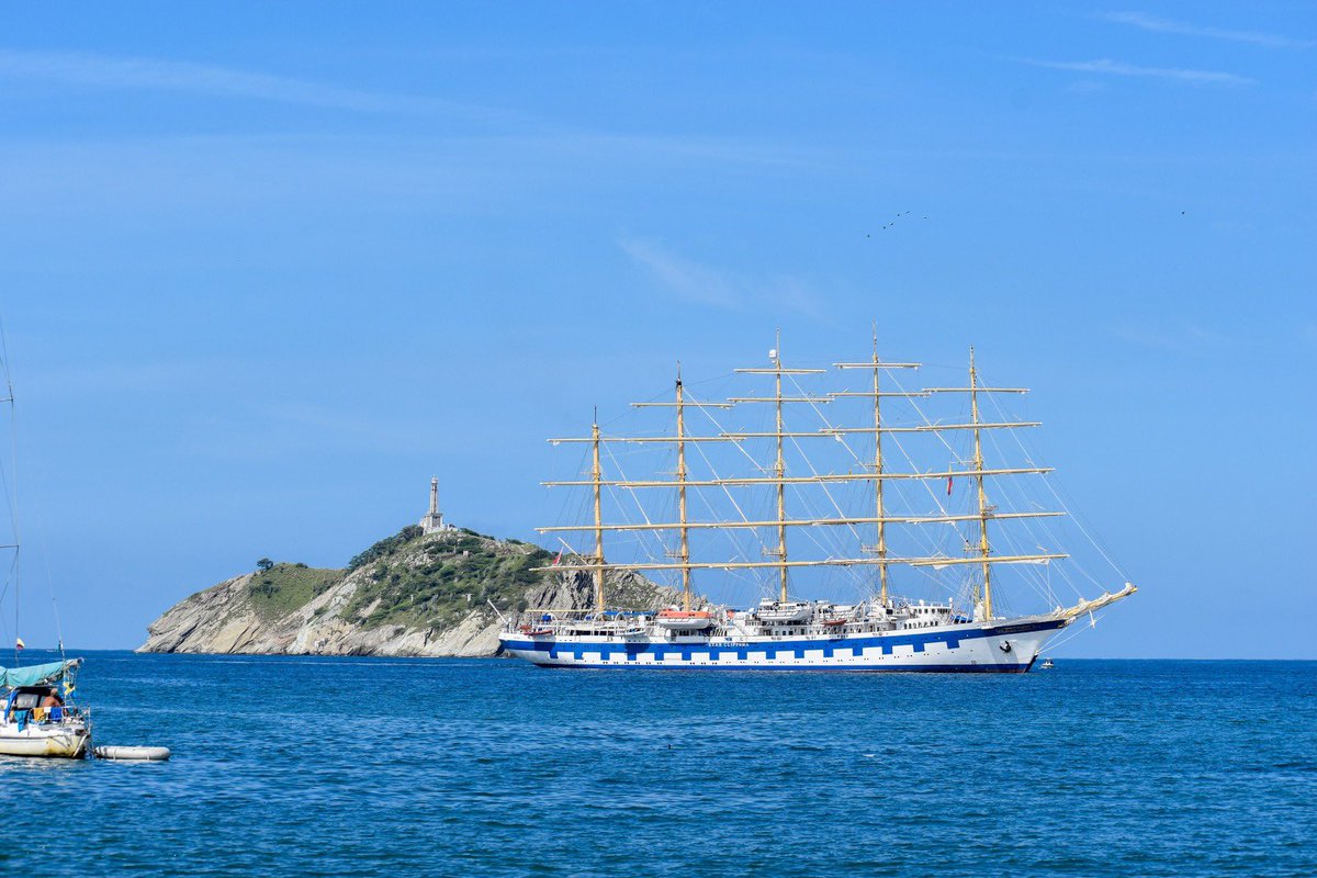SantaMartaDTCH's tweet photo. Nuestra capital #NaturalmenteMágica recibió el velero Royal Clipper con más de 250 pasajeros y tripulantes a bordo🛳️

Este es el primero que nos visita en la Temporada de Cruceros 2023-2024. 

¡Bienvenidos siempre a Santa Marta! https://t.co/TfQ3W1SfUw