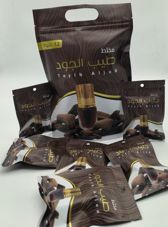 مزيج من ادهان العود والمسك والعنبر والورد 
اختير بعنايه وحب 
اقتنيها لك ولمن تحب
السعر : 75 ريال