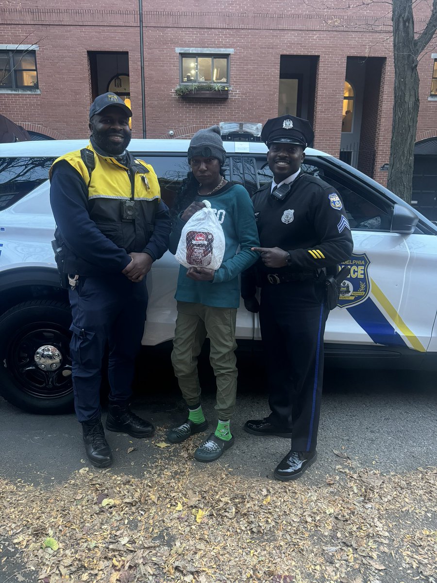 The smallest things to some, make the biggest difference for others. My guys identified a few families in the district that needed a turkey to complete their feast and @nbpa_greaterphila filled the order! 
Happy Turkey Day! #philly #phillypd @PhillyPolice