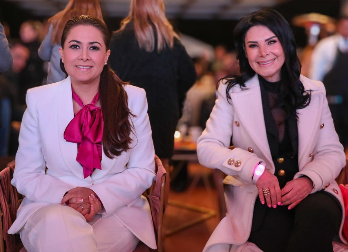 MEMAC_AGS's tweet photo. 🌟 ¡Enhorabuena a @VeronicaGonzalez por los logros de #MEMAC! 💫🙌 Impulsando a Aguascalientes a nivel nacional e internacional con una gran estrategia del Plan de Gobierno de @TereJimenezE. 👏🌐 #Aguascalientes #Logros #LideresDeEstado #MujeresSobresalientes https://t.co/3Y7rT5VfKn