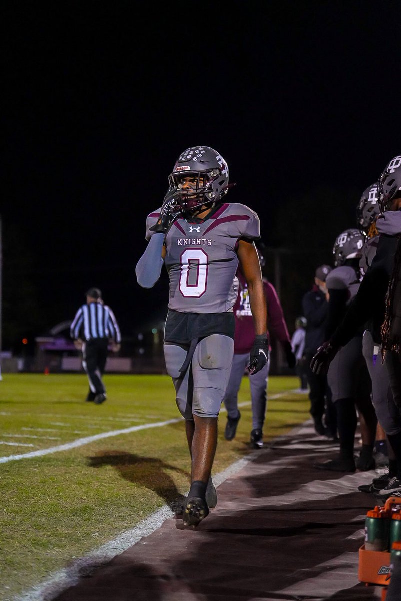 Senior Season Highlights 
1FF
1 Sack 
3 TFL 
2 INT
6 PBU
60 Tackles
11 GP 
hudl.com/v/2MLyeiv