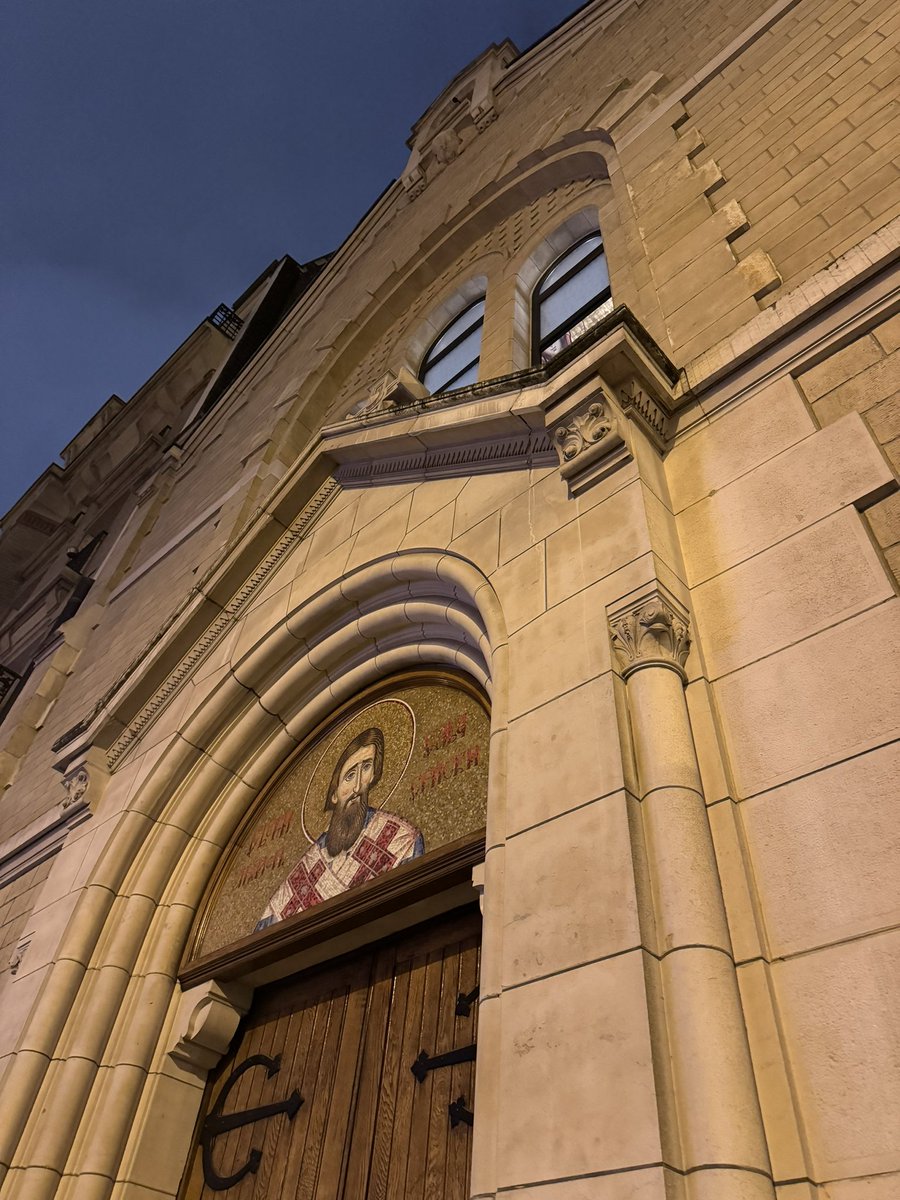 _deactiivate_'s tweet image. mon église bien aimée 🥰
(j’ai profité du fait qu’il y avait personne ce soir pour lui faire un vrai shooting photo 🥺)