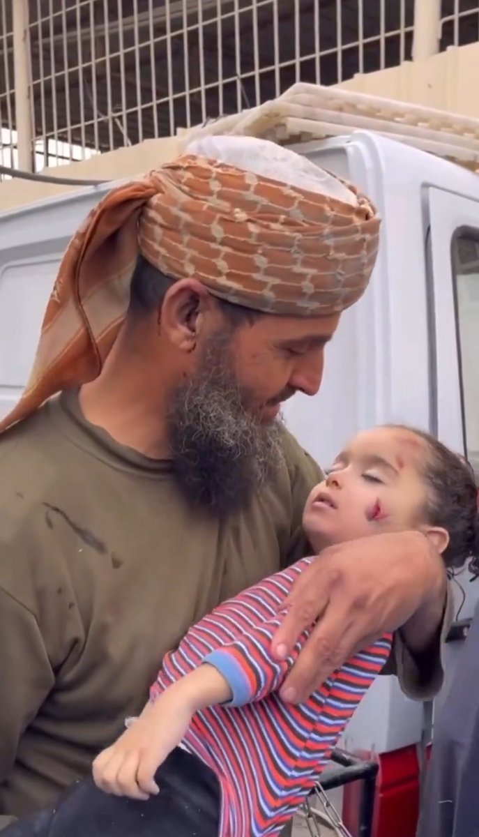 Bob_cart124's tweet photo. I'm so sorry we failed you sweetheart 💔

Acting as judge & executioner, the western world decided your life is not worth protecting.

Without blonde hair, blue eyes, excuses will always be made for your killers.. dead Arab babies have become totally normalised! 

#GazaGenocide #Gaza