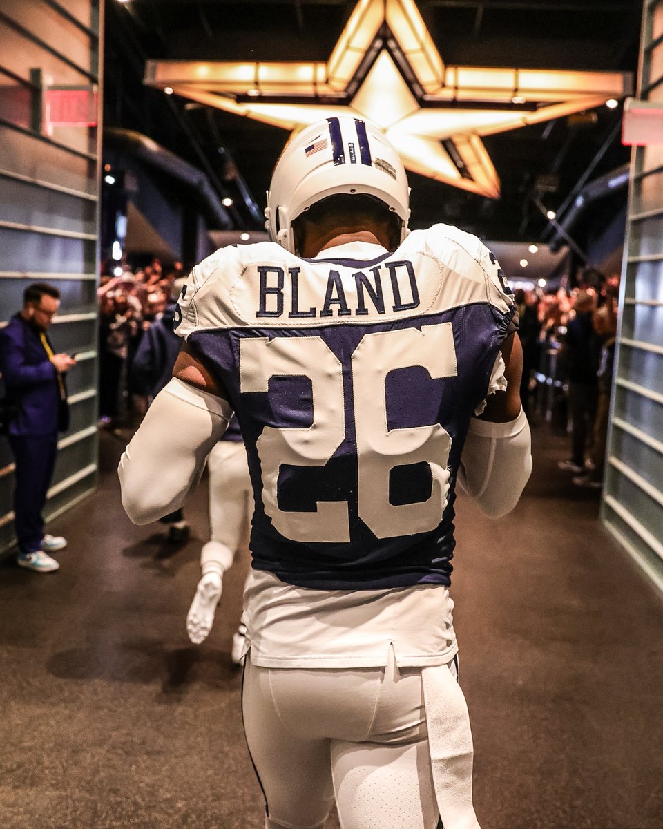 dallascowboys's tweet photo. 2️⃣6️⃣👑 https://t.co/Hx8Ru1QgIo