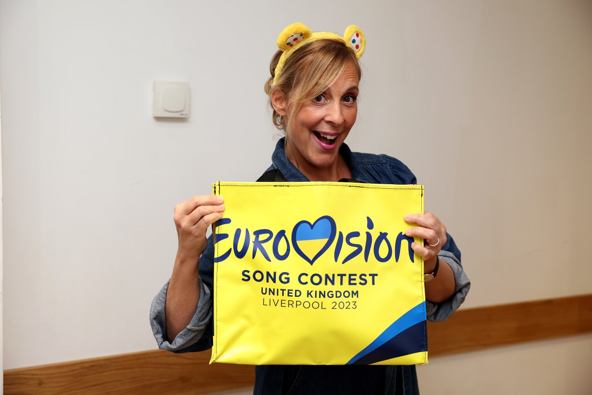 lpoolcouncil's tweet image. ⏰Get that reminder set for 10am tomorrow, when limited edition #Eurovision2023 merch goes on sale – thanks @Rylan @scott_mills &amp;amp; Mel for modelling some of the items so beautifully! 
All proceeds go to @BBCCIN &amp;amp; will help support Liverpool’s young people. liverpoolexpress.co.uk/?p=47183