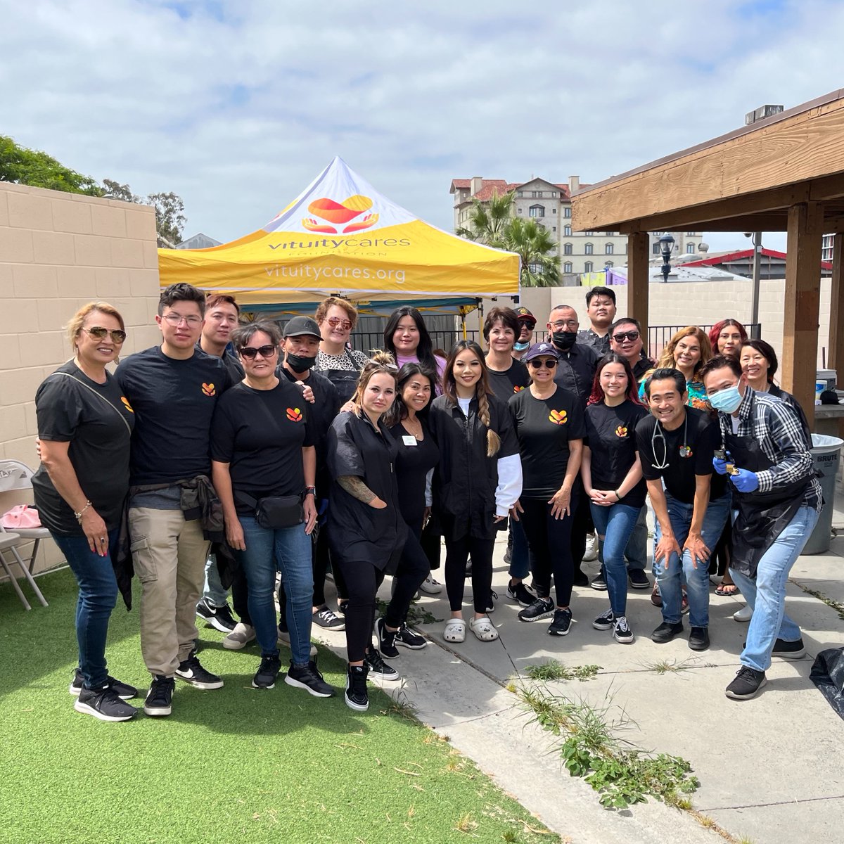 🍁 On this Thanksgiving Day, we're overflowing with gratitude for our incredible volunteers (both clinical and nonclinical) and our dedicated partners! 🙏❤️

Are you interested in joining our amazing group of volunteers and partners? Click the link in our bio!

#VituityCares