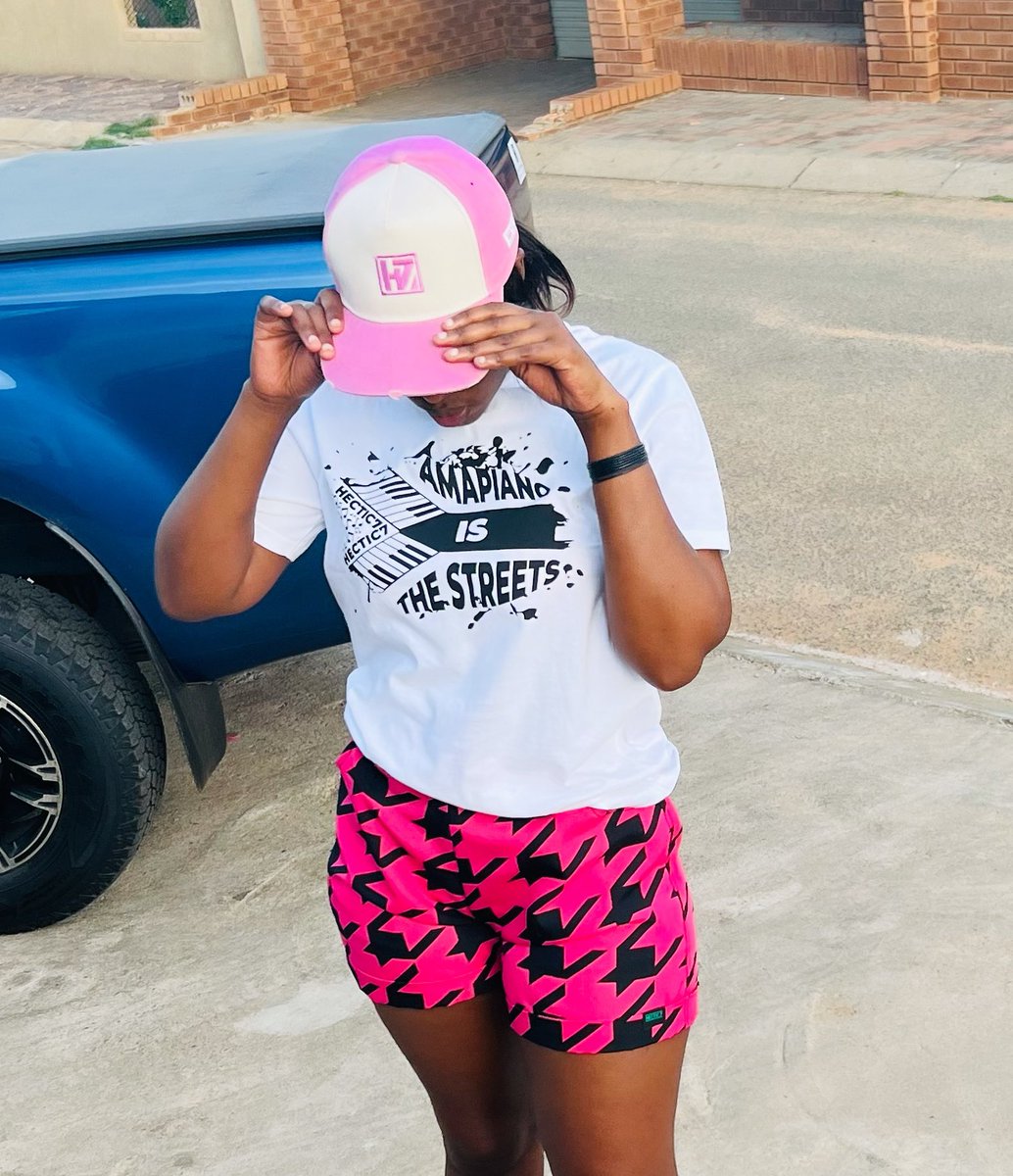 H7Creations's tweet photo. H7 Amapiano Tshirt 😎

#Amapiano #piano #AmapianoMusic #AmapianoSouthAfrica #SAdanceMusic #DanceMusic #StreetFashion #StreetCulture #StreetStyle #StreetHustlers #Streetwear #H7 #Hectic7 #Hectic7Creations 🇿🇦 https://t.co/FDkmgYMekf