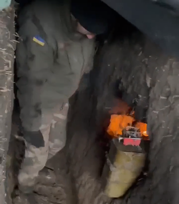 SitRep - 23/11/23 - Russian accumulated 40.000 soldiers near Avdiivka..

An overview of the daily events in Russia's invasion of Ukraine. Countries on Russia's western border are all preparing the closure of border checkpoints. The modern iron curtain..

1/X

RT=appreciated