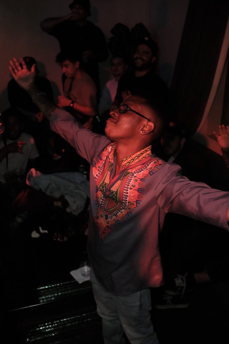 _____swishbitch's tweet photo. AMBIANCE 🔥 https://t.co/TB1dnca39h