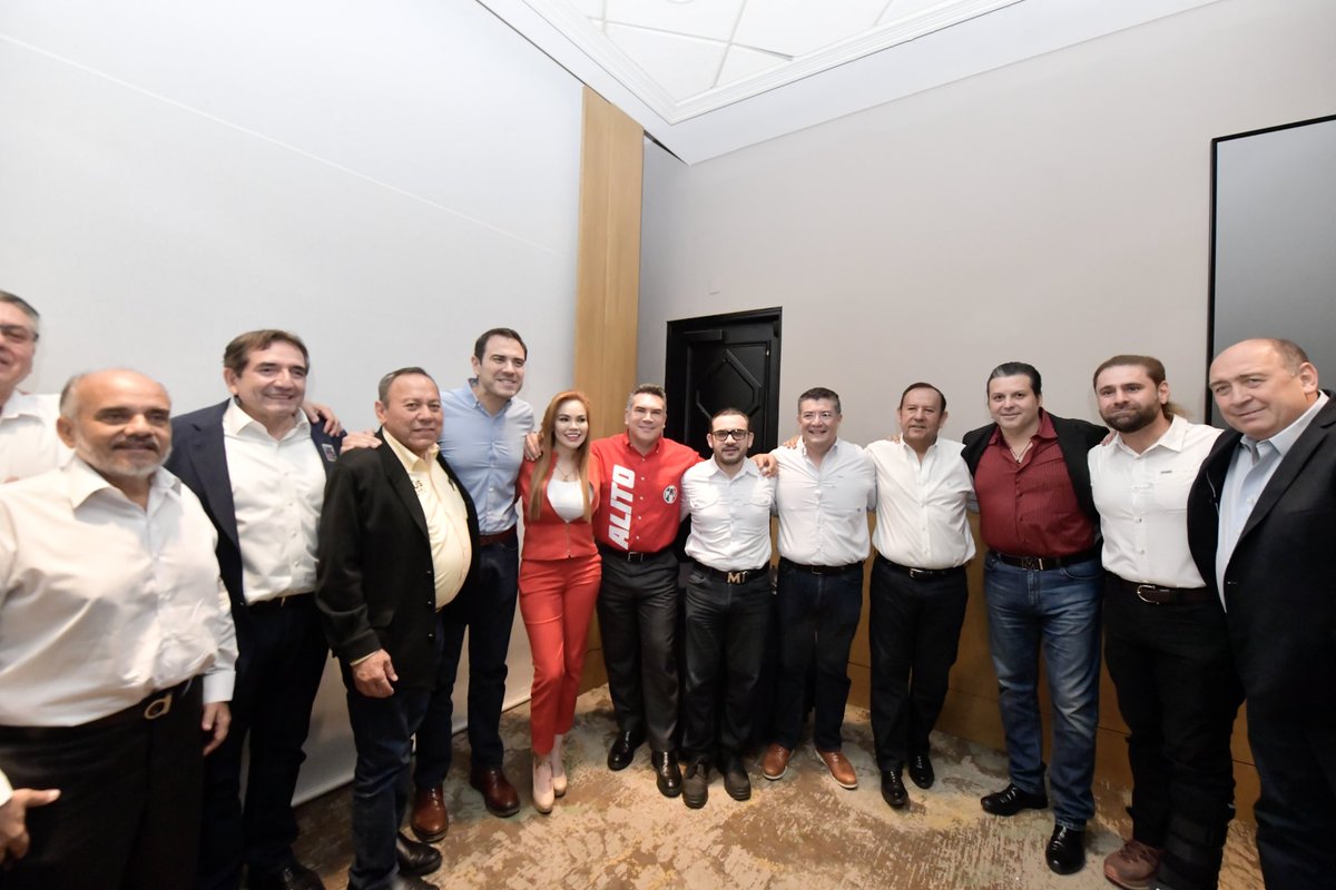 PRI_Nacional's tweet photo. En la Coalición #FuerzaYCorazónPorMéxico, le damos la bienvenida al @pas_mx y a su dirigente @melesiocuen, quienes se suman al trabajo y proyecto de @XochitlGalvez para la construcción de un México y un #Sinaloa más unido, seguro y en orden. https://t.co/1To00gA2BI