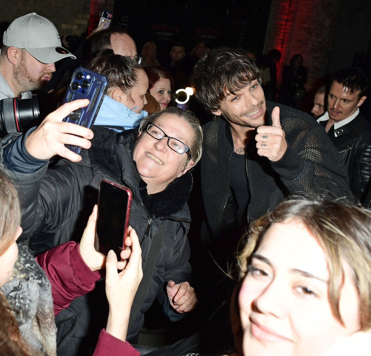 WorldUpdater70's tweet photo. 📸| Louis Tomlinson en los premios 'Rolling Stone UK Awards 2023'!

#RSUKawards https://t.co/4TEockjrUe