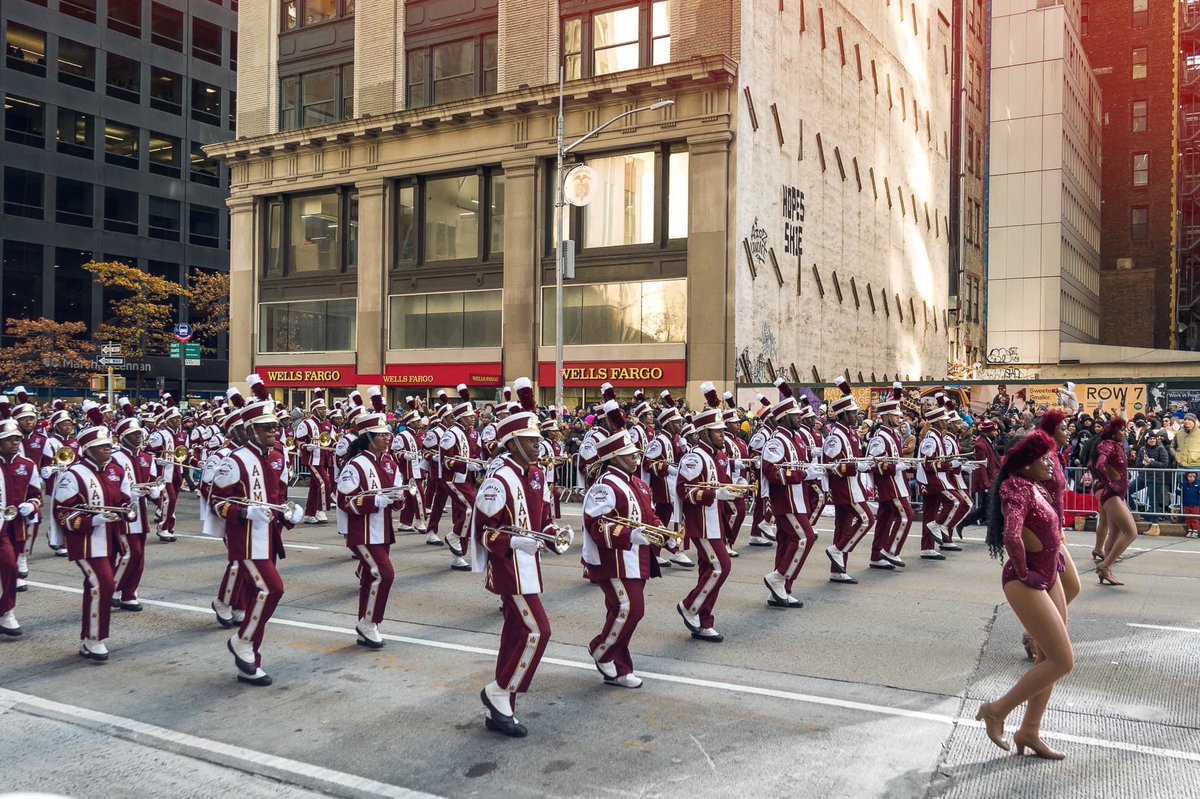 To all #AAMU alumni, supporters, and friends who helped paint this Thanksgiving Day MAROON &amp; WHITE, we say 𝘁𝗵𝗮𝗻𝗸𝘀. Happy Holidays!