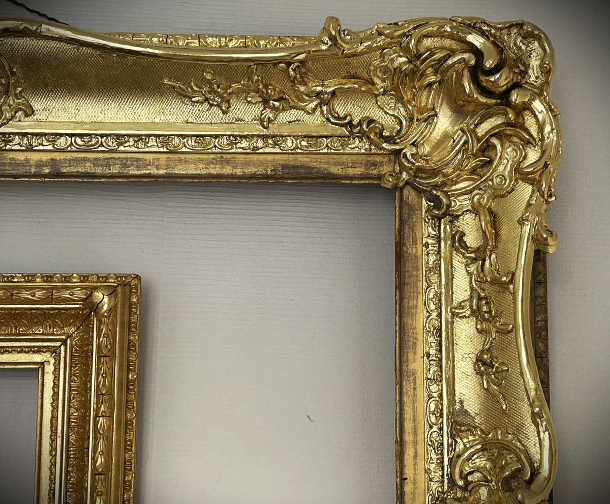 EskdaleR's tweet photo. Old gold. New gold. Matt gold. Burnished gold. Toned gold. Bare gold. #wip #gilding #traditionalcraft #framerestoration #conserverestorecreate https://t.co/E5S3qFjyo7