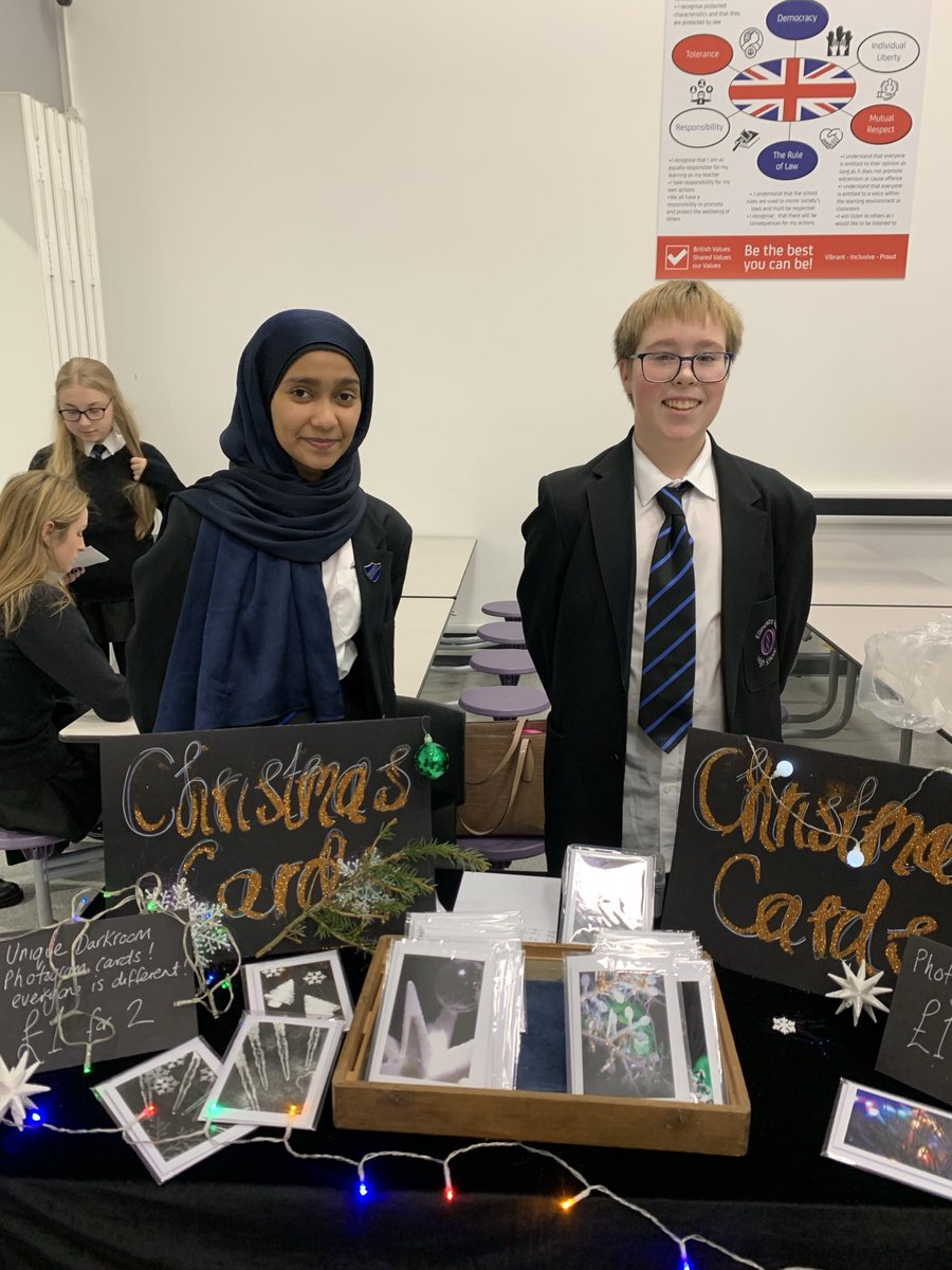 EllesmerePark's tweet image. Student leaders organised year 11 parents' Evening plus a fantastic sell out for our hand made photography cards  at the event! #Enterprising minds