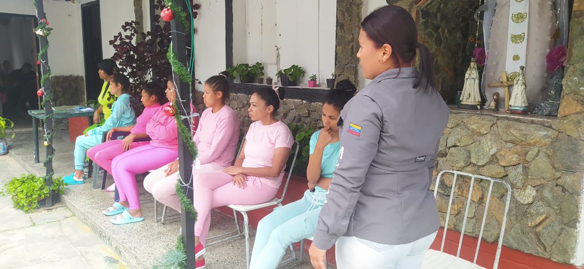 Derecho_paz's tweet photo. En los distintos anexos femeninos de los Centros Penitenciarios del país, nos encontramos realizando atención jurídica y evaluaciones psicosociales a toda la población privada de libertad, como garantía de sus derechos fundamentales. https://t.co/L4eYhy3LwL