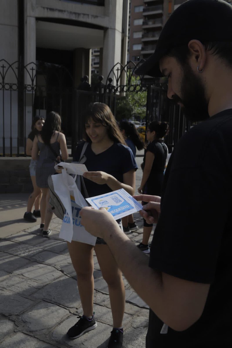 puntadelagua_ar's tweet photo. Hoy en Córdoba Capital pasaron cosas🔍
Los #CheQuesito fueron encontrados y las hormas de queso cremoso ya tienen dueño😍
¡Gracias a todos los que participaron! https://t.co/ygt28rtEGo