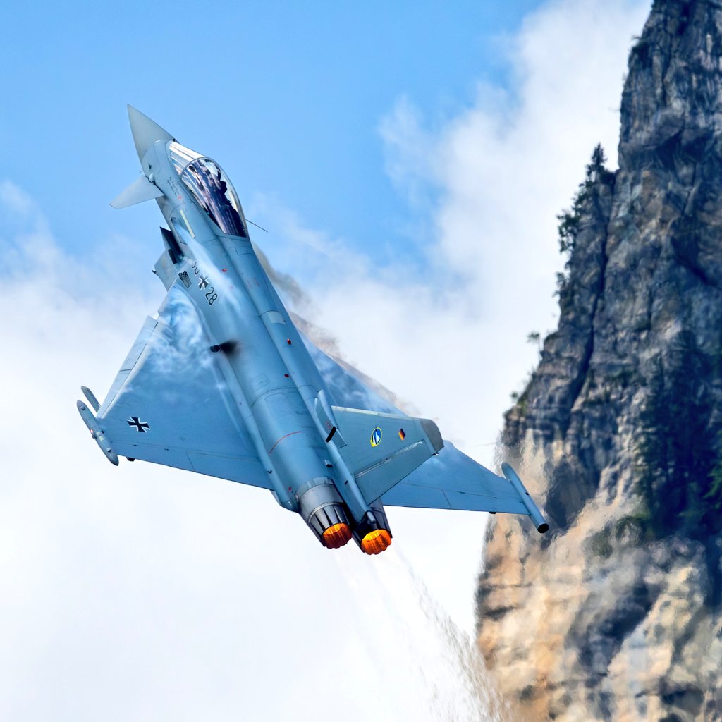 mrmoser1983's tweet photo. Eurofighter EF-2000 Typhoon S 
30+28🇩🇪  
MSN GS017 - 1st Flt: 2006

📷EOS 7D II + EF 300mm f/2.8 IS II USM+EF 2X III

📍#Mollis #LSZM🇨🇭

#Milstagram #Bundeswehr #BavarianTigers #Luftwaffe  #MilitaryAviation @eurofighter #Aviation #AviationPhotography #Switzerland #Mollis #Glarus https://t.co/6cnTlPORtC