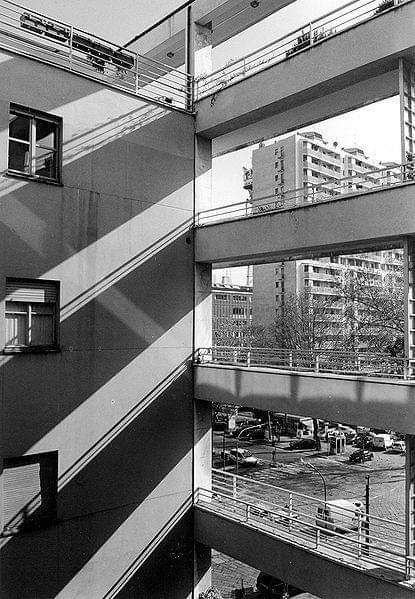 areasvellas's tweet photo. Casa #Rustici, Milano. 1933-36
Giuseppe #Terragni & Pietro #Lingeri...
#architecture #arquitectura
https://t.co/5PW1olZiBs https://t.co/Z2yoQ9LPhu