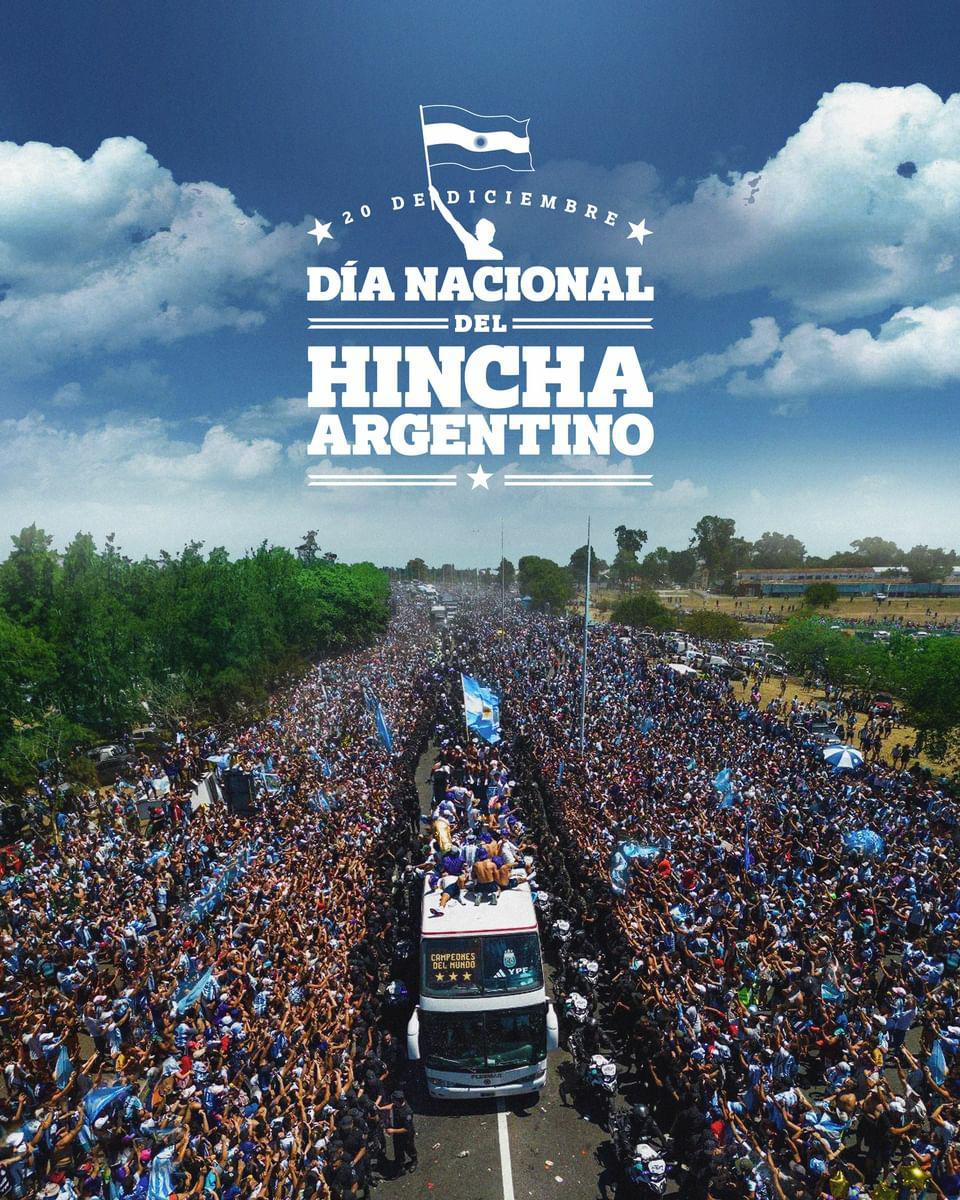 Argentina's tweet photo. #20DeDiciembre ¡Día nacional del hincha argentino! 🇦🇷

Un reconocimiento a ustedes, que estuvieron ahí bancando y apoyando a la #Scaloneta luego de la Copa Mundial 🏆

¡Esto es para todos ustedes! 🙌 https://t.co/VExGgFLsUz