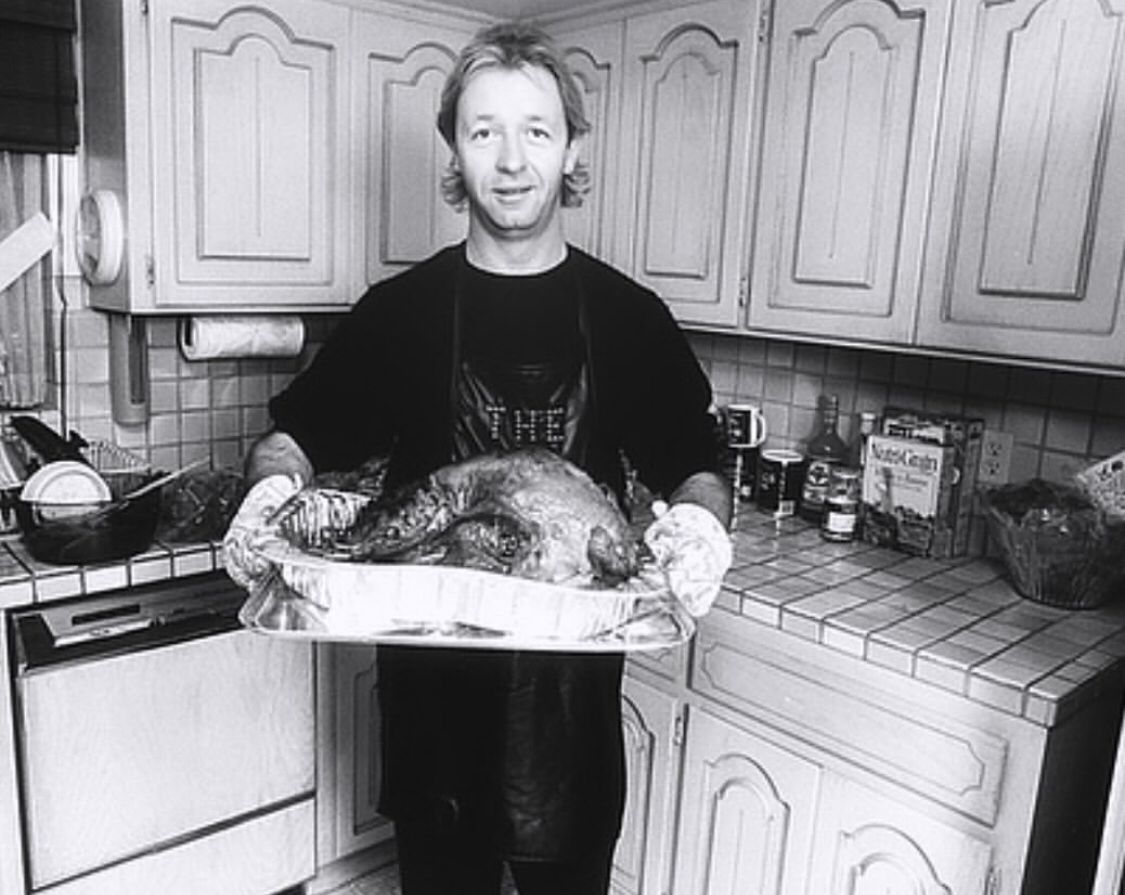 “ending up in the pool the cops tapped me on the shoulder while I was doing a huge bong and said party over halford” 🤘😈🎤🔊🛡️🦃🇺🇸🔥