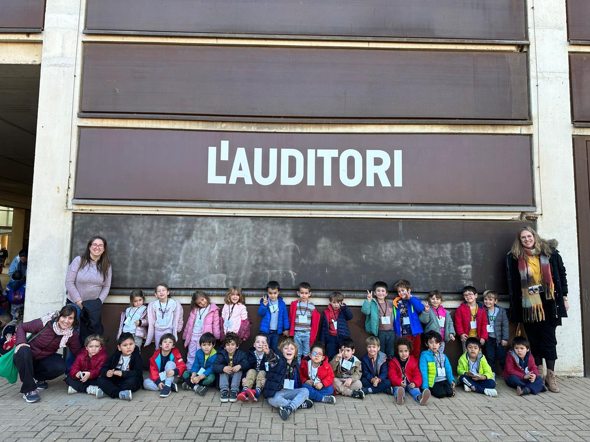 Ahir vam anar a l’auditori a gaudir d’un concert molt especial: Ulls clucs. Seguim celebrant la setmana de la música! <a href="/EscolaVirolai/">Escola Virolai</a>