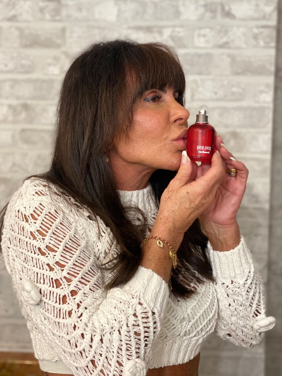 GretchenCantora's tweet photo. Oii meus amoress! Estou aqui para anunciar que nessa Black Friday, vou ser a  correspondente L'Oréal Black Friday, trazendo os melhores descontos pra vocês. Tem produtos L'Oréal com ATÉ 40% OFF na Amazon! #BlackFridayLOreal #Publicidade 

https://t.co/KoOUZNtjBV https://t.co/PdtDrgtRsQ
