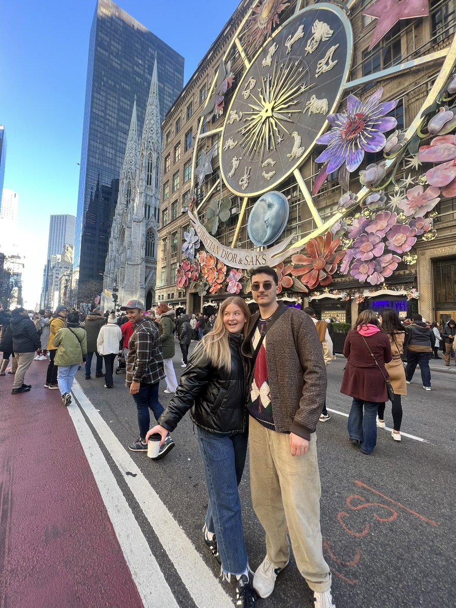 p_fizzleee's tweet photo. Moving to nyc https://t.co/EEGOLe8o4y