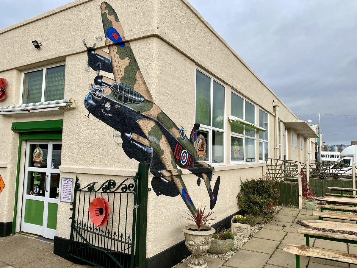 LiveSideMediaUK's tweet image. Some more photos from today's trip to the former RAF Hemswell in Lincolnshire. #Lancaster #hemswell #dambuster #StreetArt