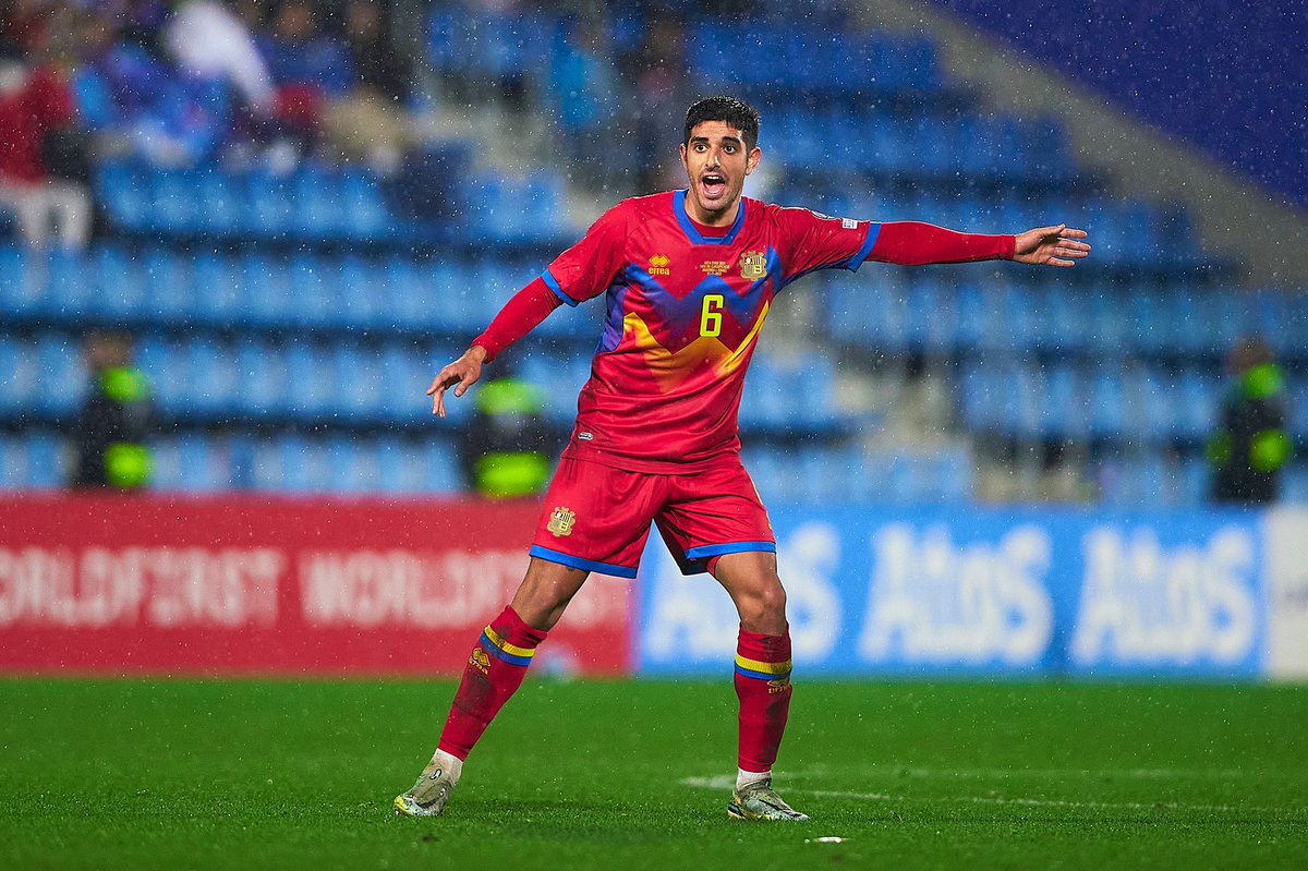 Eric_Vales's tweet photo. Punt i final als Qualifiers de la @EURO2024 
Sentiment d’orgull sempre al vestir la samarreta del meu país i de la meva selecció. Tornarem junts i més forts. VVF🇦🇩💪🏼 #euroqualifiers #EV #AND @Fedandfut @pdro_salado 📸😍 https://t.co/Pi2VdFyM4I
