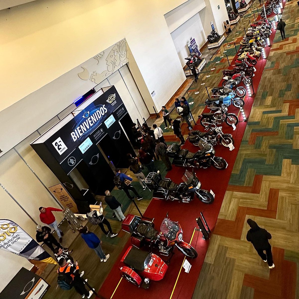 CalvilloR's tweet photo. Presentes con el Club de Motocicletas Antiguas México en la Expo Moto 2023 con 2 joyas: 
🏍 BMW R100 1980 
RT 🏷 (52)
🏍 BMW R75/5 1972
“Toaster” 🏷 (53)
🇲🇽 #rcmotogarage https://t.co/gBwqoJOa7d