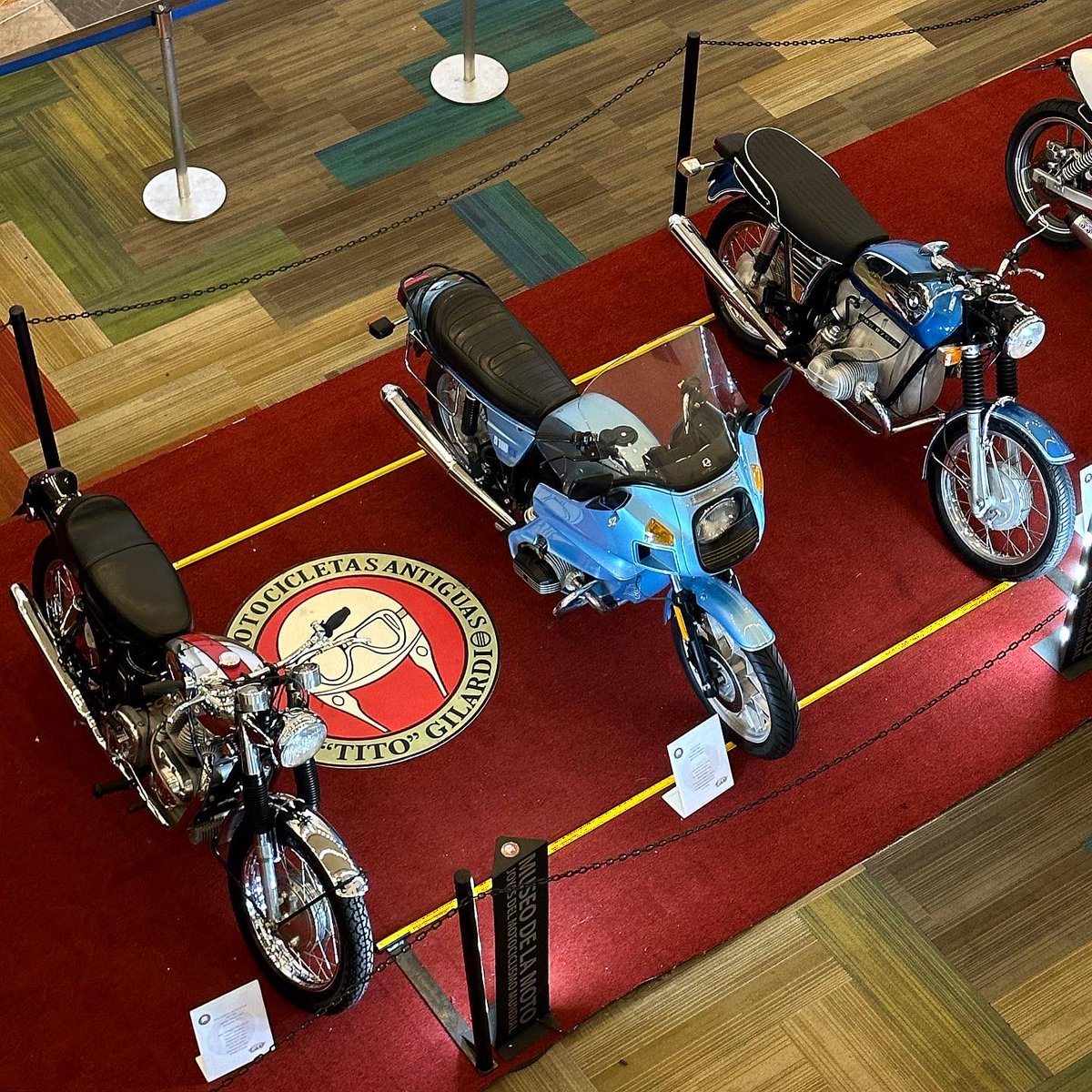 CalvilloR's tweet photo. Presentes con el Club de Motocicletas Antiguas México en la Expo Moto 2023 con 2 joyas: 
🏍 BMW R100 1980 
RT 🏷 (52)
🏍 BMW R75/5 1972
“Toaster” 🏷 (53)
🇲🇽 #rcmotogarage https://t.co/gBwqoJOa7d