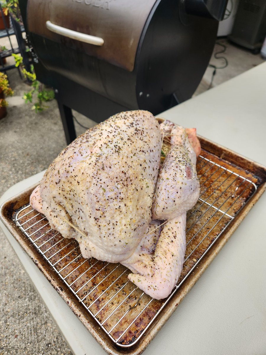 Emilio_504's tweet photo. Happy Turkey Day!! https://t.co/LvKjsb4S7G