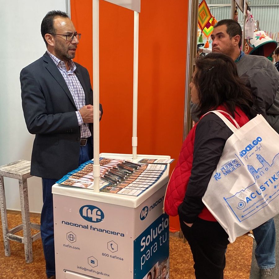 NafinOficial's tweet photo. El equipo de @NafinOficial participa en el Tianguis de Publos Mágicos de #Hidalgo, donde compartimos información sobre nuestros programas de capacitación y productos de crédito.
#SolucionesATuMedida
#FactorNafin 🤝 https://t.co/LPXdDTzkbq