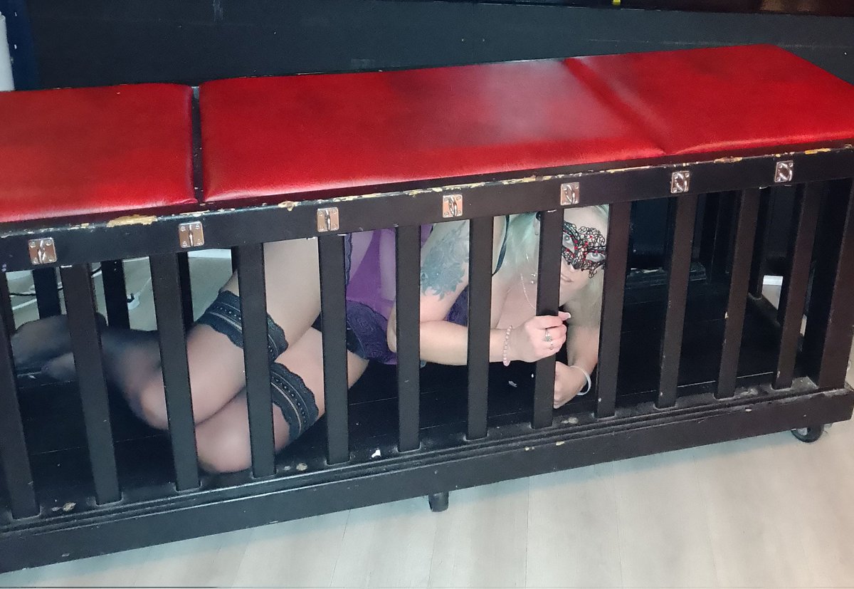 REAL_BDSM_CPL's tweet photo. Locked away where she belongs. Should I leave her for the night let me know. #caged #bdsm #treatedlikeapuppy #master #slave #dominance #submissive #lockedup #lockedaway https://t.co/lOvSNP9iwz